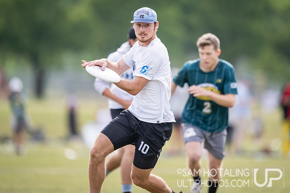 Brown Brownian Motion and North Carolina Darkside in quarterfinals at USAU DI College Nationals