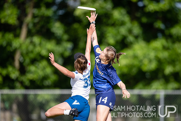 Highlights from pool play USAU DI College Championships at Memorial Stadium