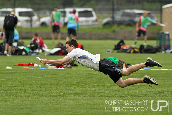 2012 USAU D-I College Championships Friday Round 2 Action