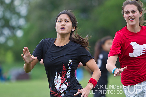 Saturday Pool Play - Round 1 - 2013 D-I College Champs
