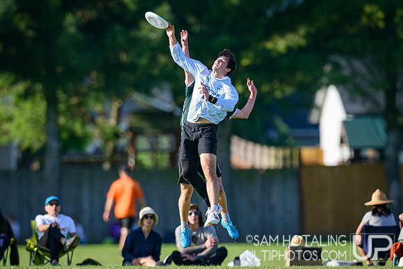 Pre-quarterfinals at USAU D-I College Championships