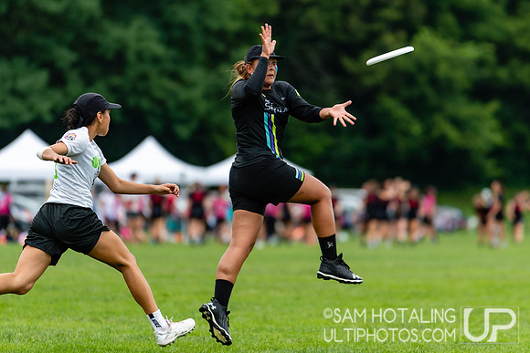 Ellipsis vs La Septima in pool play at World Ultimate Club Championships