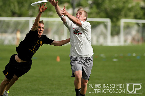 2012 USAU D-I College Championships Saturday Action