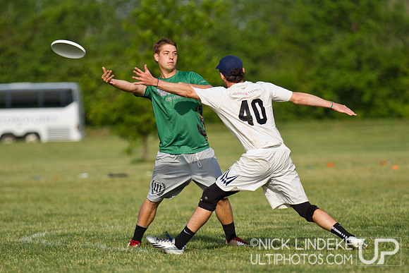 2014 USAU D-I College Champs Friday Action