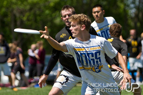 Friday Pool Play - Round 2 - 2013 D-I College Champs