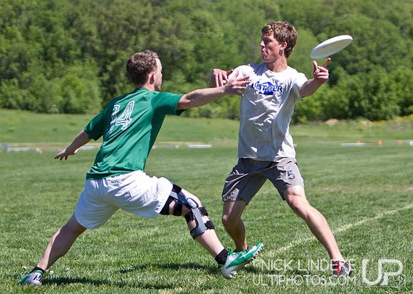 Friday Pool Play - Round 2 - 2013 D-I College Champs