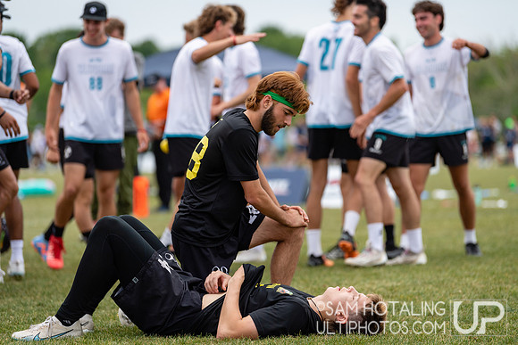 Highlights from quarterfinals during USAU DI College Championships at Heritage Oak Park