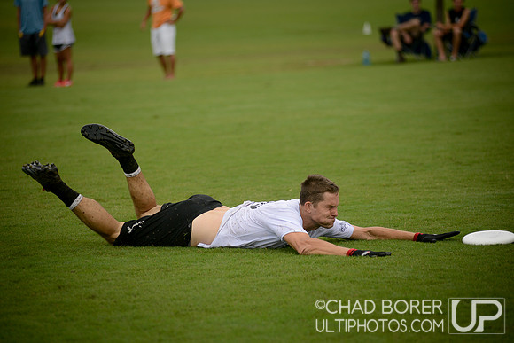 Men's Sunday - Round 4 - Chad - Club Terminus 2013