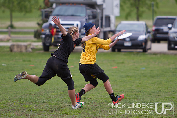 Saturday Pool Play - Round 3 - 2013 D-I College Champs