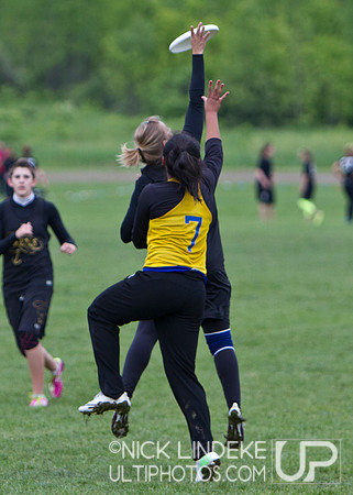 Saturday Pool Play - Round 1 - 2013 D-I College Champs