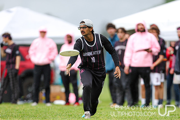 Saturday full coverage from USAU D-IIII College Championships, Pool Play Round 1: Claremont vs Richmond