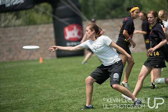 2012 USAU D-I College Championships Saturday Action