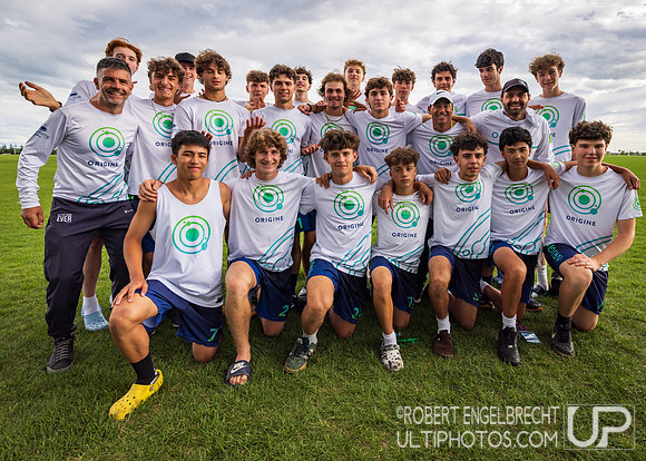 Origine - Team Photo. Edmonton, AB: Canadian Ultimate Juniors Ch