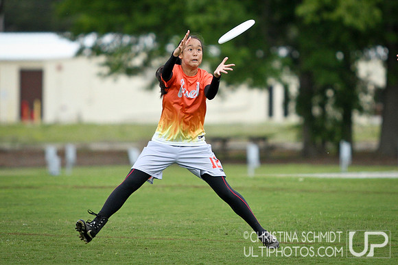 Round 4 - Sat Women's - Southeast D-I Regionals - USAU College 2013