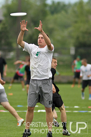 2012 USAU D-I College Championships Friday Round 2 Action
