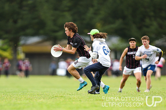 Saturday full coverage from USAU D-IIII College Championships, Pool Play Round 1: Claremont vs Richmond