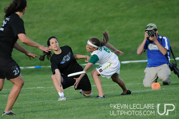 2012 USAU D-I College Championships Sunday Action