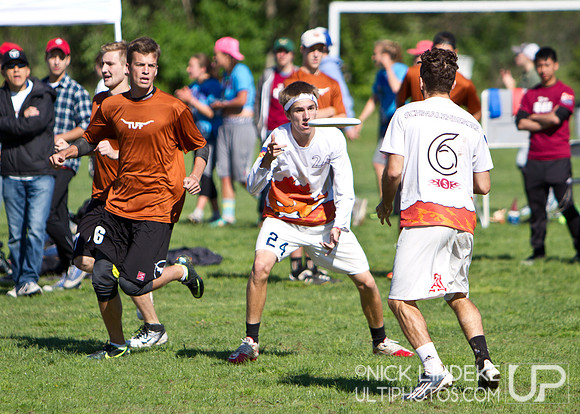 Friday Pool Play - Round 1 - 2013 D-I College Champs