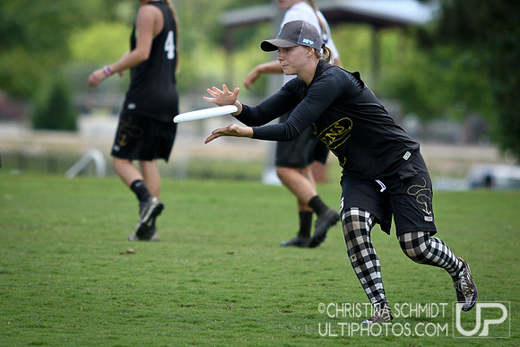 Round 3 - Sat Women's - Southeast D-I Regionals - USAU College 2013