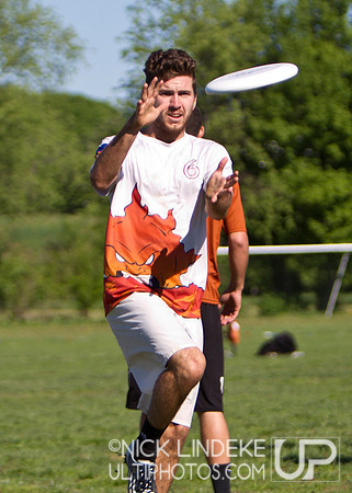 Friday Pool Play - Round 1 - 2013 D-I College Champs