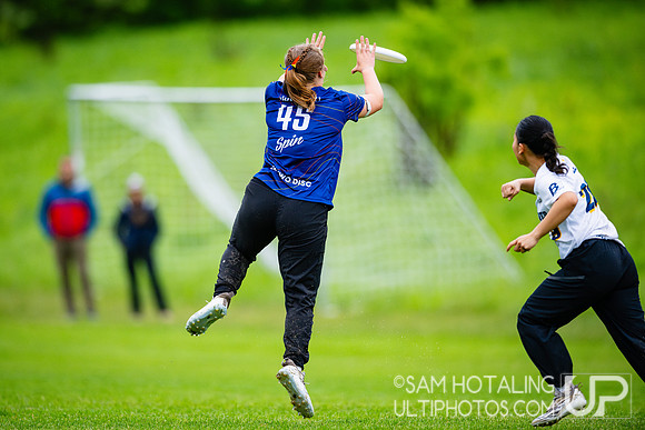 Women’s pool play at USAU DI College Championships