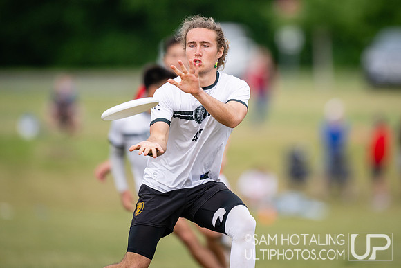 Pittsburgh En Sabah Nur vs Vermont Chill in quarterfinals at USAU DI College Nationals