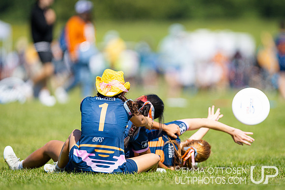 Saturday full coverage from USAU D-I College Championships, Tufts vs Santa Barbara