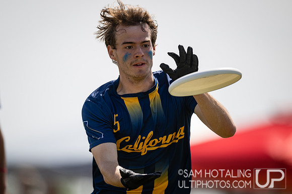 Highlights from pool play USAU DI College Championships at Memorial Stadium