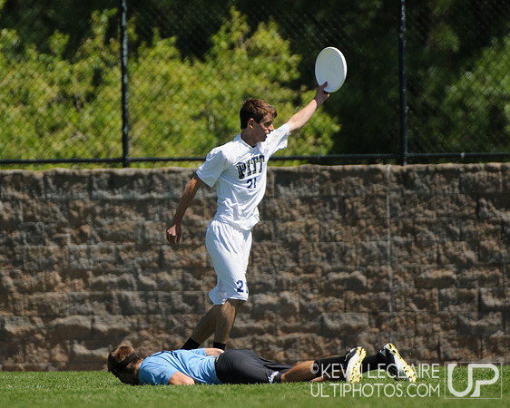 2012 USAU D-I College Championships Sunday Action