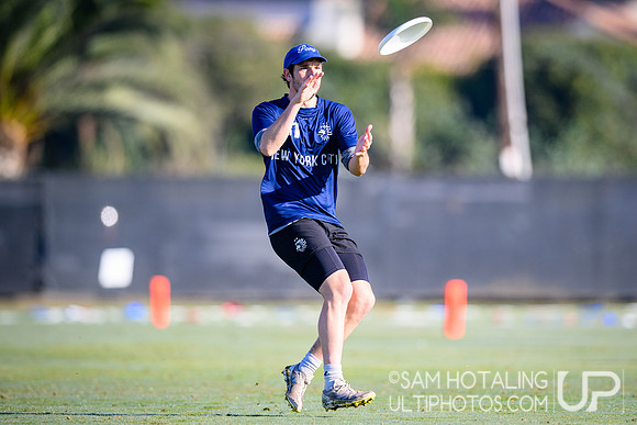 PoNY vs Revolver in men’s semifinals during Club Championships at Surf Cup Sports Park