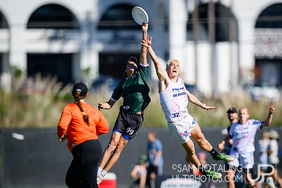 Highlights during bracket play of USAU Club Championships