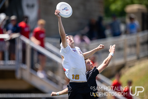 Highlights from finals during USAU DI College Championships at Kings Stadium