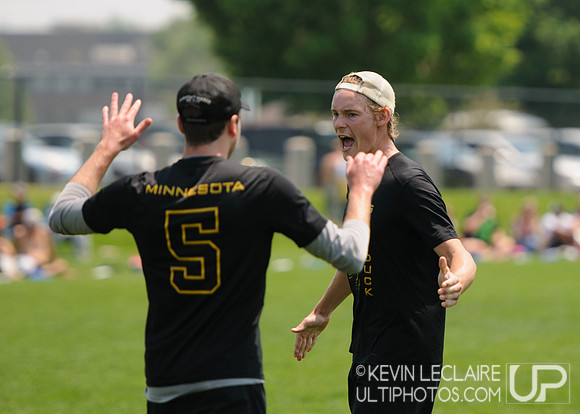 2012 USAU D-I College Championships Saturday Action