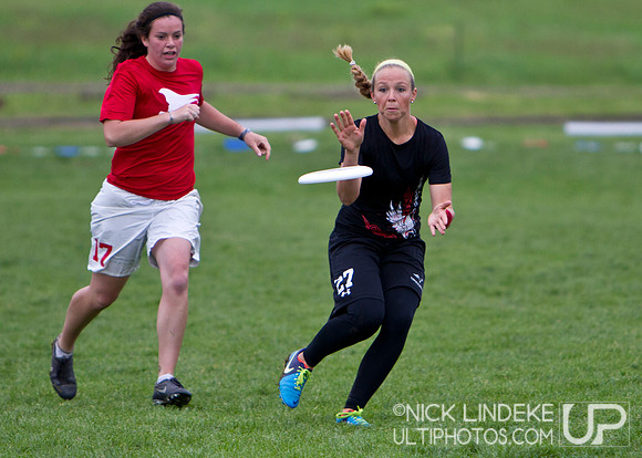 Saturday Pool Play - Round 1 - 2013 D-I College Champs