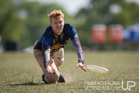 California Ursa Major vs Massachusetts Zoodisc in pool play at USAU DI College Championships