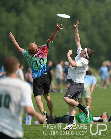 2012 USAU D-I College Championships Saturday Action