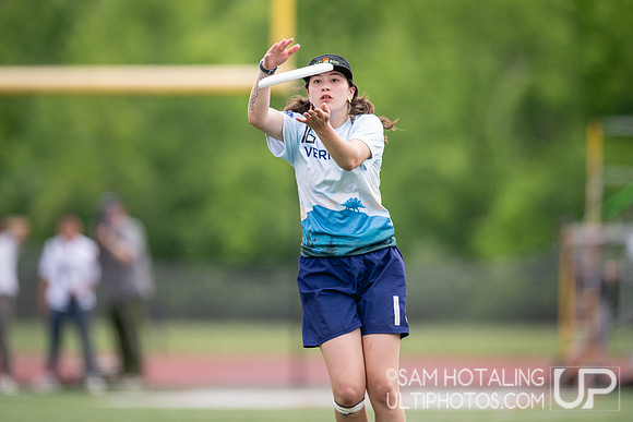 North Carolina Pleiades vs Vermont Ruckus in semifinals at USAU DI College Nationals