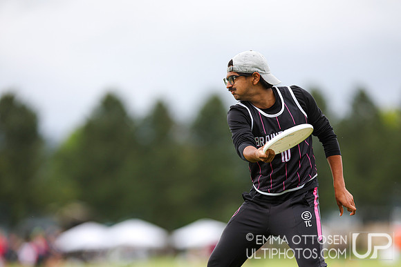 Saturday full coverage from USAU D-IIII College Championships, Pool Play Round 1: Claremont vs Richmond