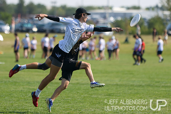 Pool play at USAU Youth Club Championships