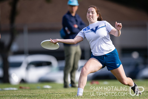 Vermont Ruckus vs Victoria Vikes in pool play at USAU DI College Championships