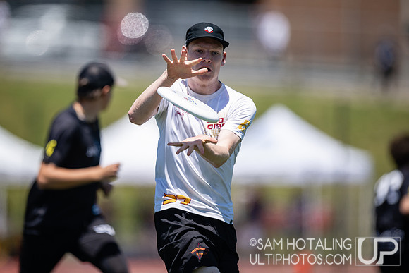 Massachusetts Zoodisc vs North Carolina Darkside in finals at USAU DI College Nationals