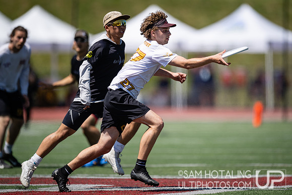 Highlights from finals during USAU DI College Championships at Kings Stadium