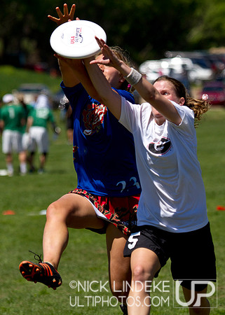 Friday Pool Play - Round 3 - 2013 D-I College Champs