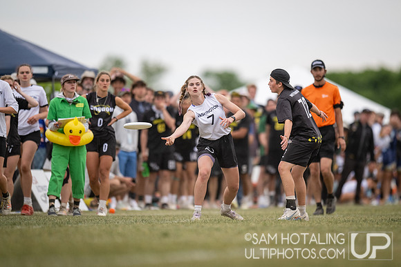 Highlights from pre-quarters during USAU DI College Championships at Heritage Oak Park