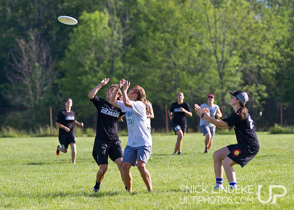 2014 USAU D-I College Champs Sunday Action