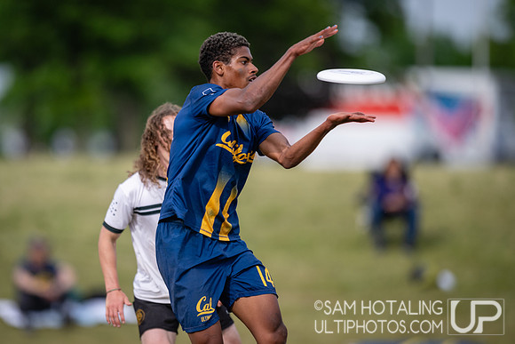 Vermont Chill vs California Ursa Major in prequarters at USAU DI College Nationals