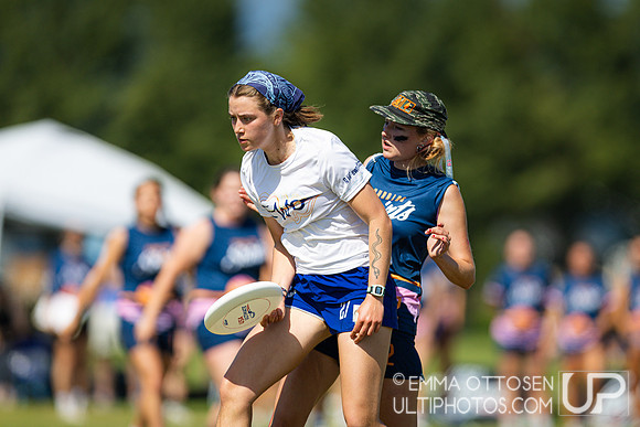 Saturday full coverage from USAU D-I College Championships, Tufts vs Santa Barbara