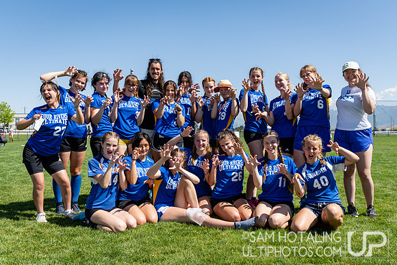 Four Rivers Otters team photo at High School National Invite