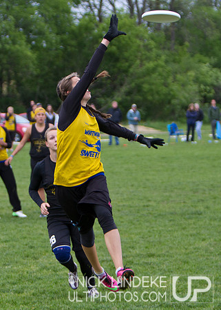 Saturday Pool Play - Round 1 - 2013 D-I College Champs