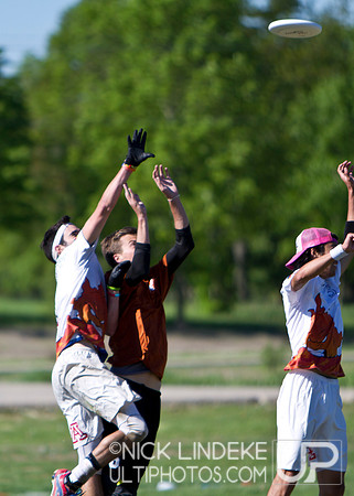 Friday Pool Play - Round 1 - 2013 D-I College Champs